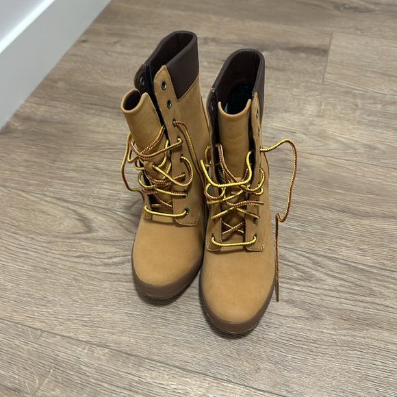 NEW Timberland Camdale boot (wheat nubuck) Sz 6 - Picture 2 of 5